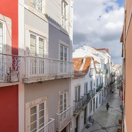 Cozy 1bdr By Lovelystay ליסבון